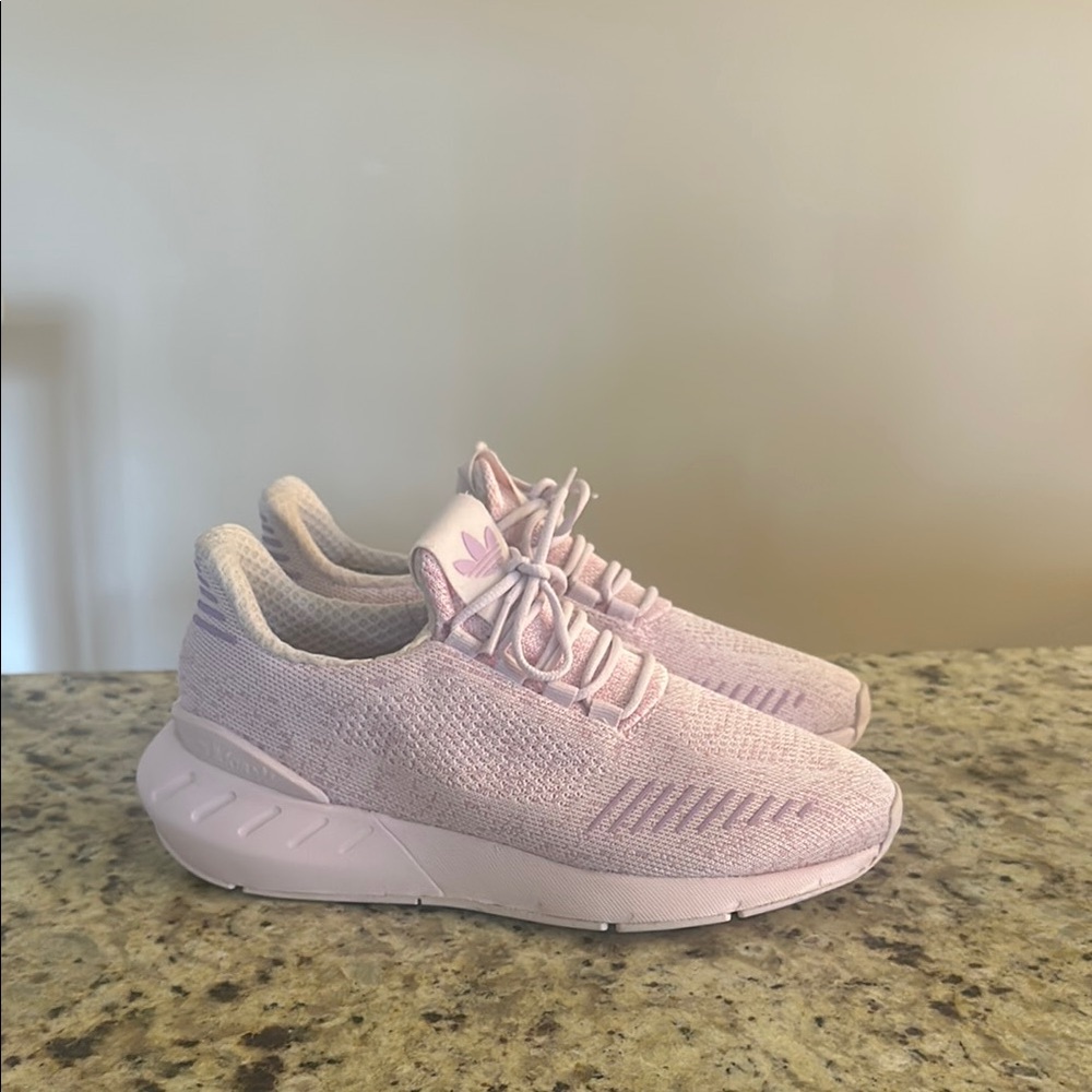 Adidas Swift Run 22 Sneakers - Women's
